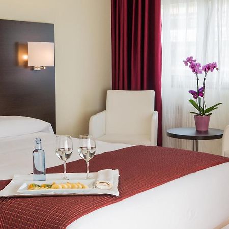 Hotel Santiago Apostol ซานติอาโก เด กอมโปสเตลา ภายนอก รูปภาพ
