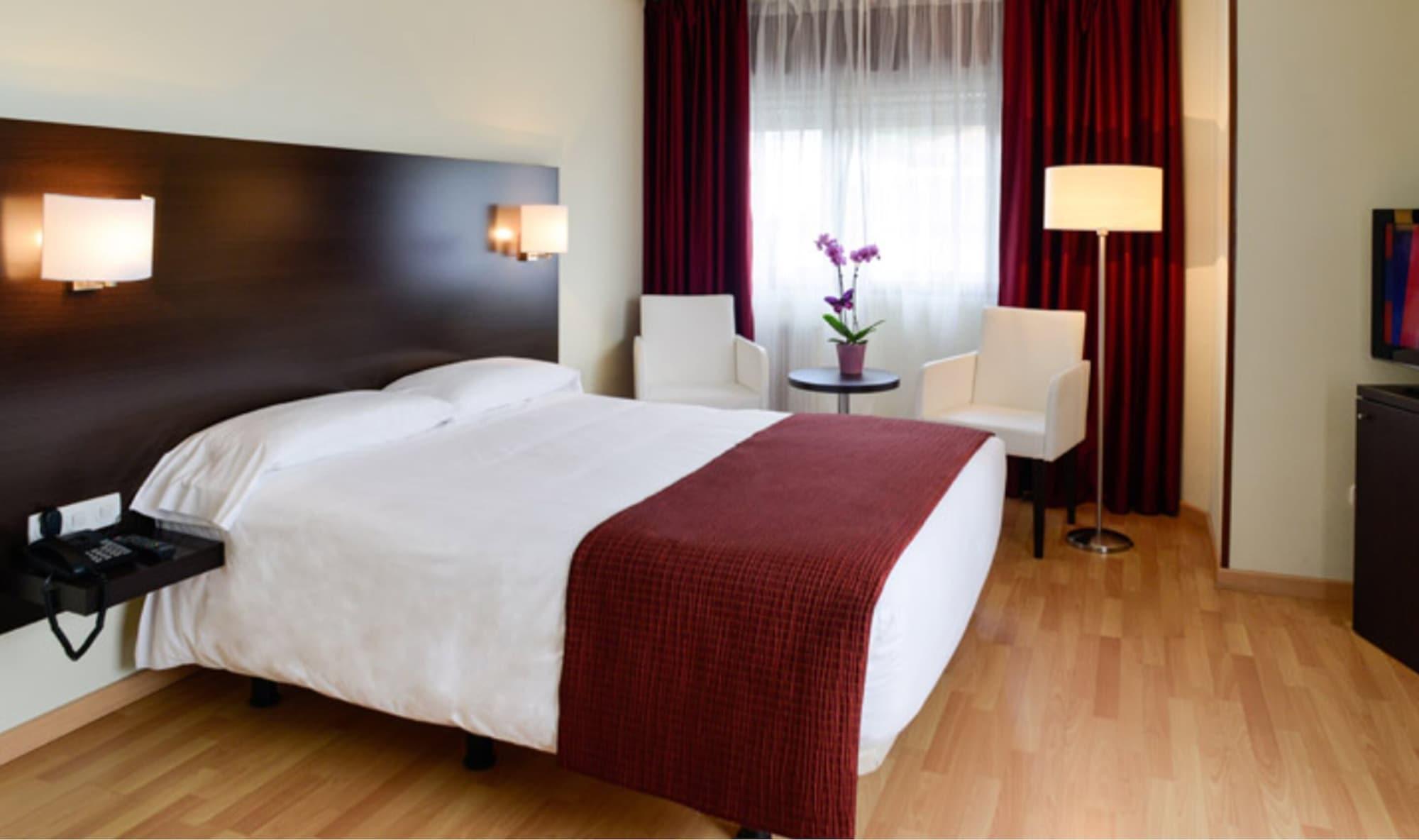 Hotel Santiago Apostol ซานติอาโก เด กอมโปสเตลา ภายนอก รูปภาพ