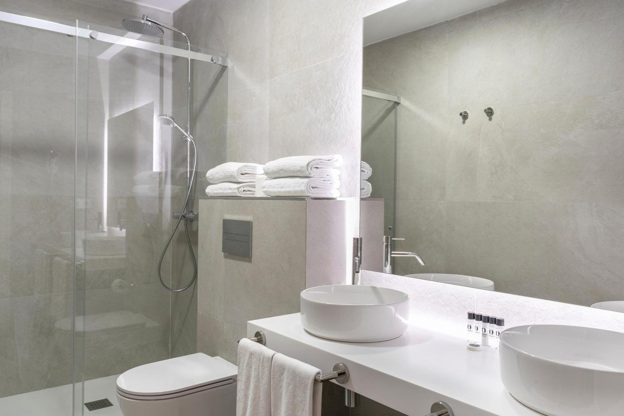 Hotel Santiago Apostol ซานติอาโก เด กอมโปสเตลา ภายนอก รูปภาพ